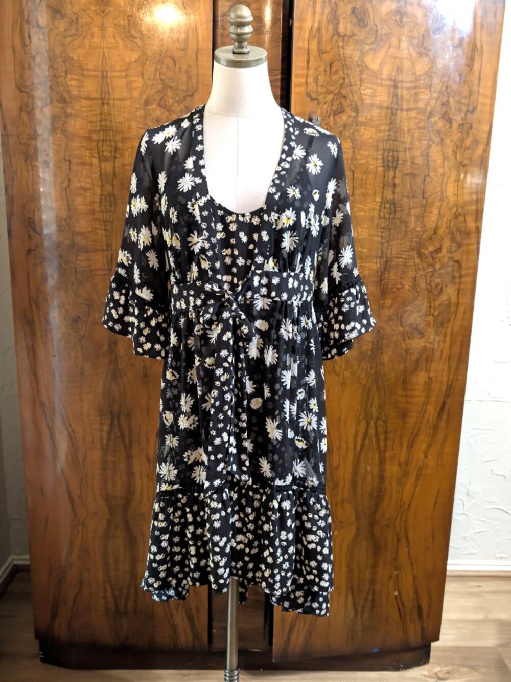 Cabi 2pc Daisy Print Kimono Slip Dress EUC S Black Floral Cottagecore 5816